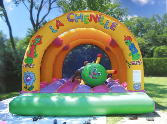 location-structure-gonflable-chenille