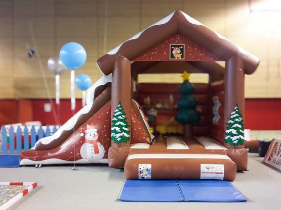 Chateau-gonflable-de-noel-à-louer