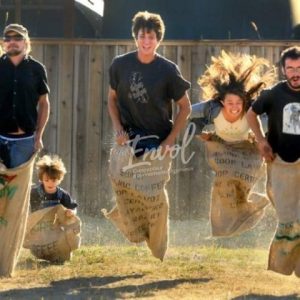 jeu géant course en sac