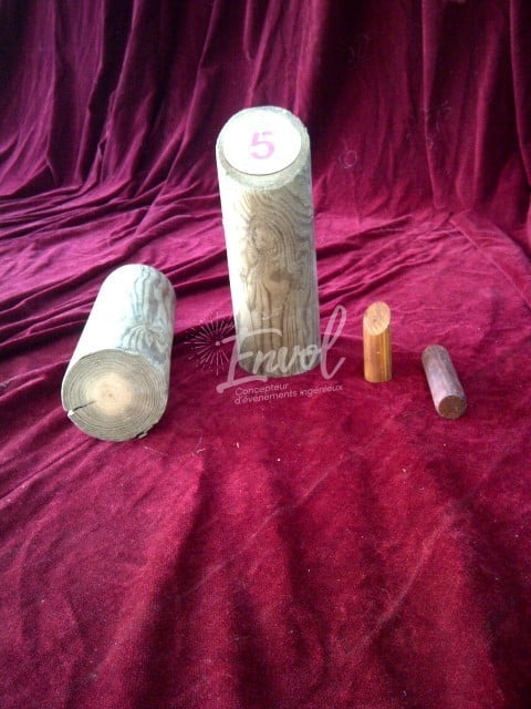 jeu en bois mölkky géant.jpg