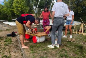 seminaire-team-building-construction-de-radeaux