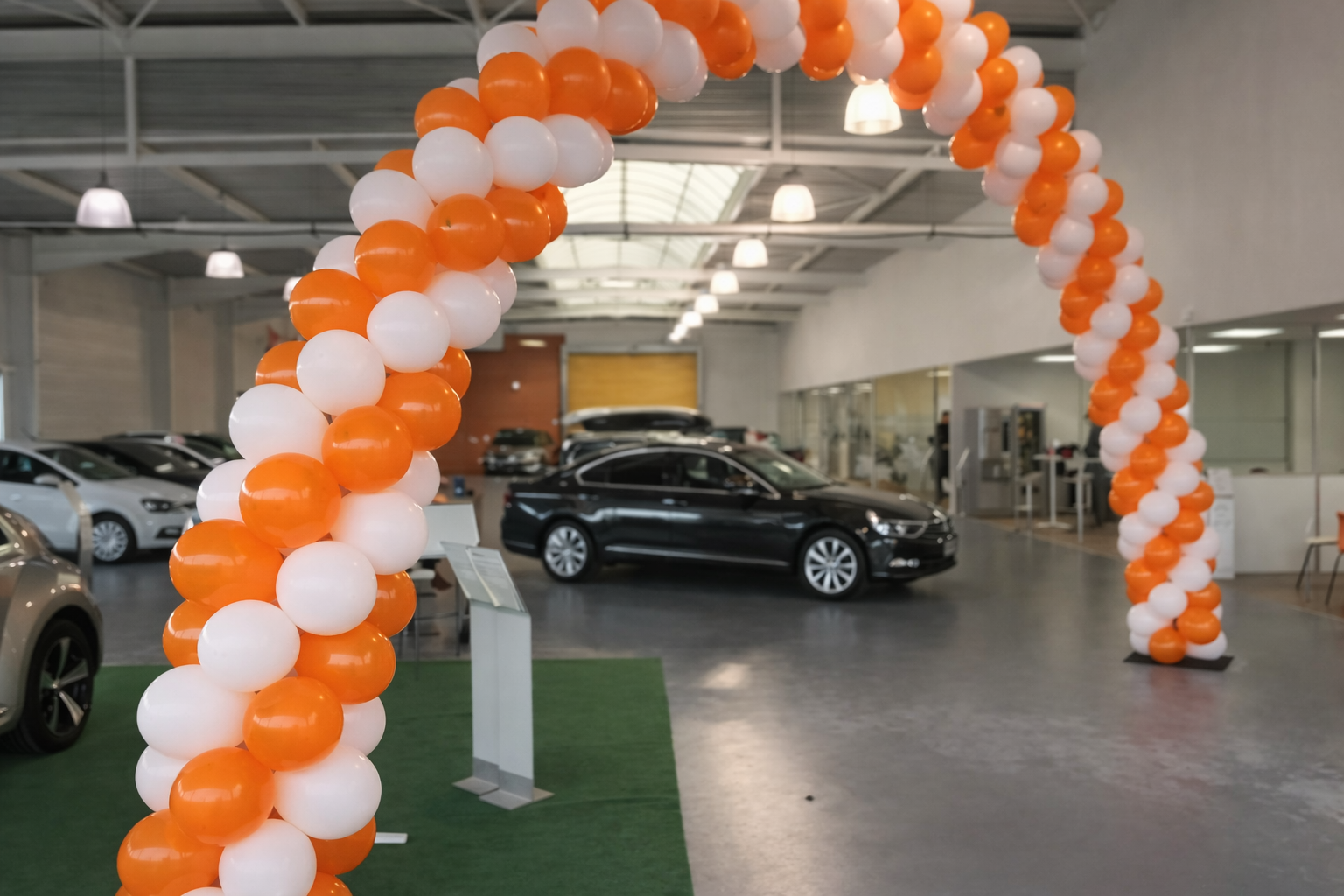 Arche-ballon-voiture-orange