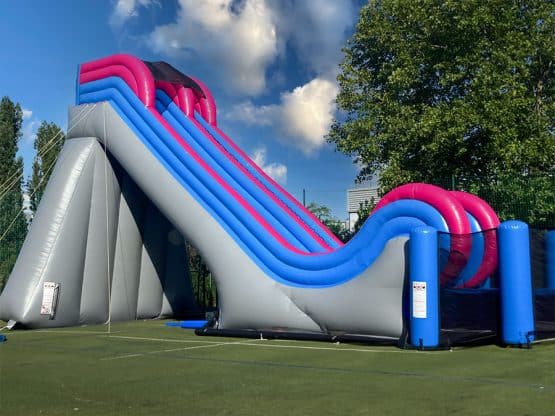 toboggan-gonflable-geant-aquatique