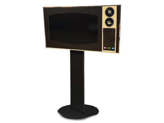 location-décoration-tv-vintage